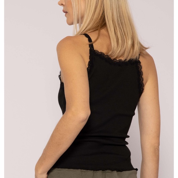 28 Stretchy Ribbed Seamless Lace Trim Tank Top - Picture 4 of 4